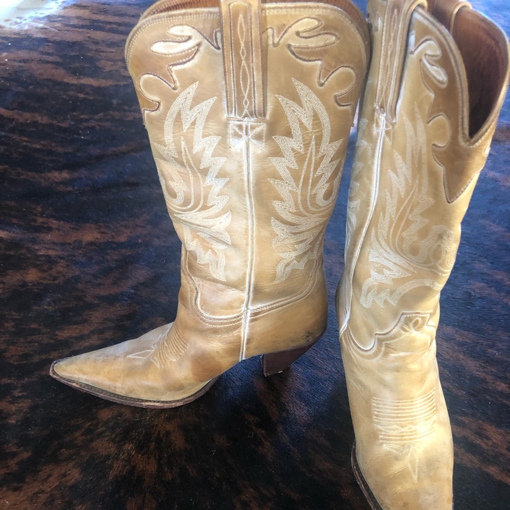 Cowboy boots women